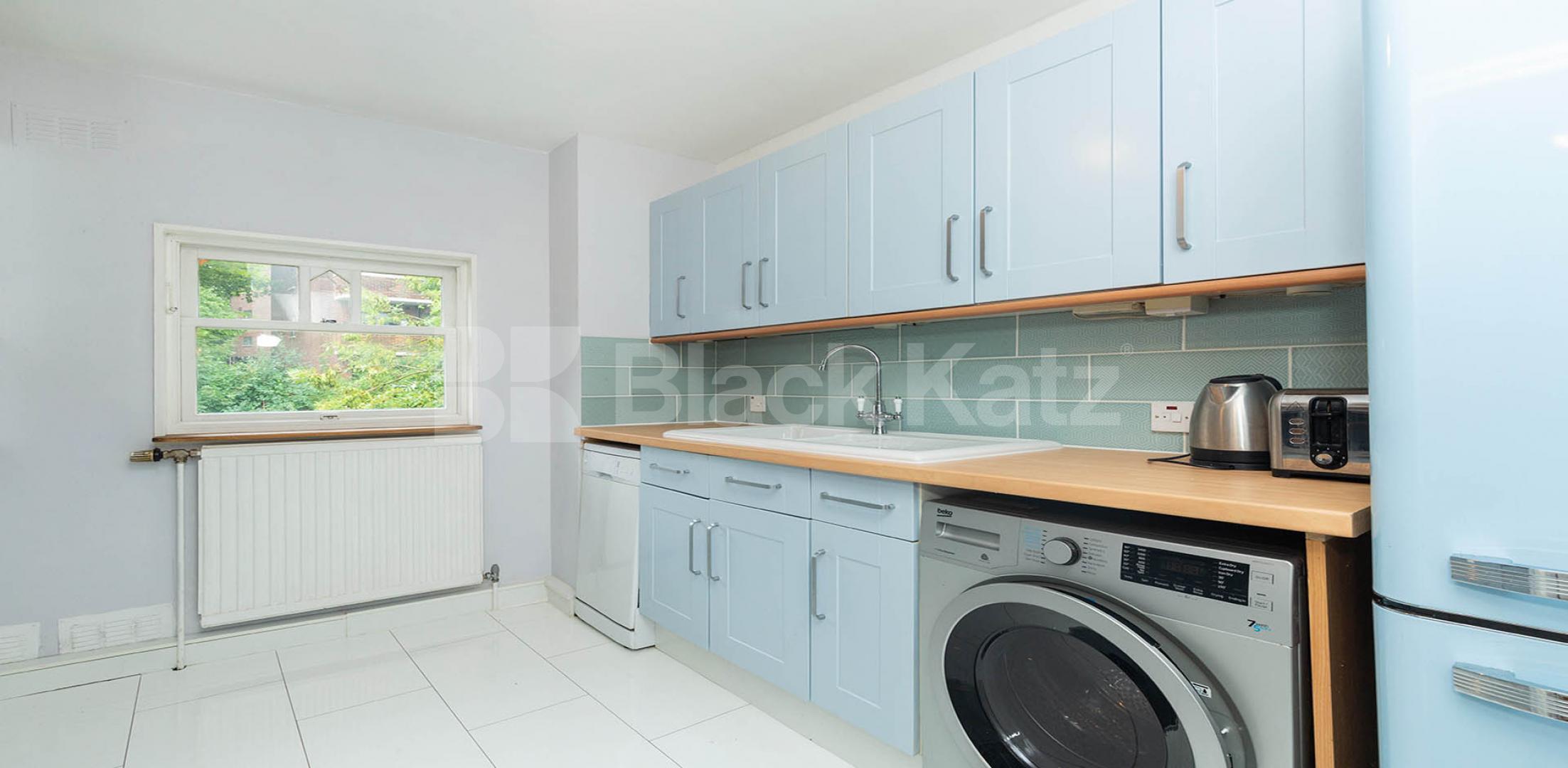 			STUNNING SPACIOUS ONE BED!, 1 Bedroom, 1 bath, 1 reception Apartment			 Warltersville Road, Archway / Crouch Hill